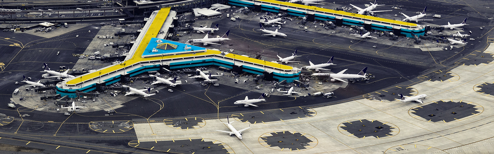 Parken Flughafen Hamburg überseering 30 www.parkapp24.com